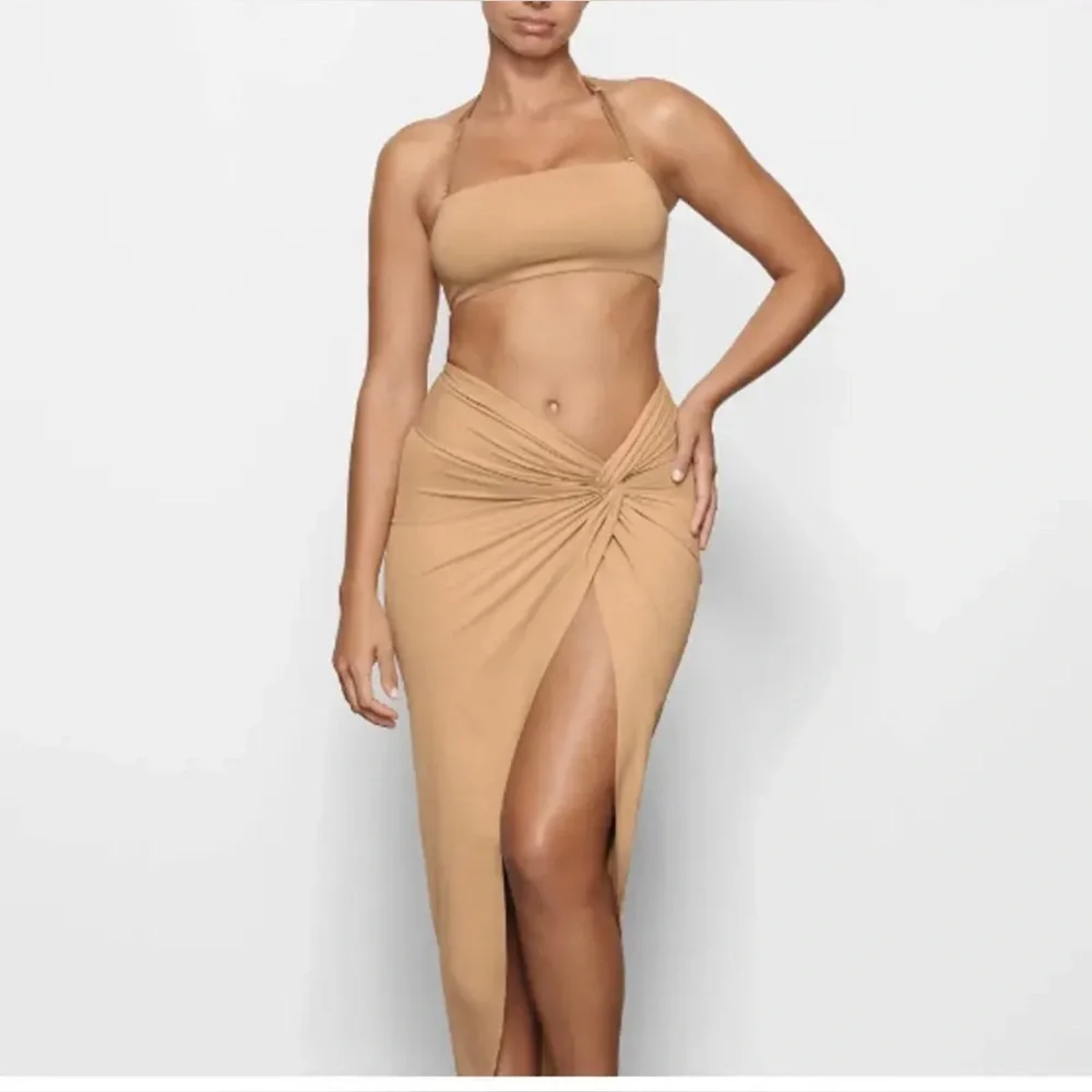 SKIMS WOMEN'S SWIM BANDEAU BIKINI TOP COCOA SIZE M NWT